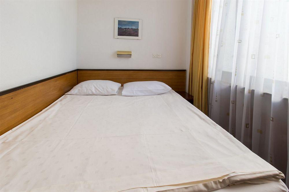 Hotel Krim Μπλεντ Εξωτερικό φωτογραφία