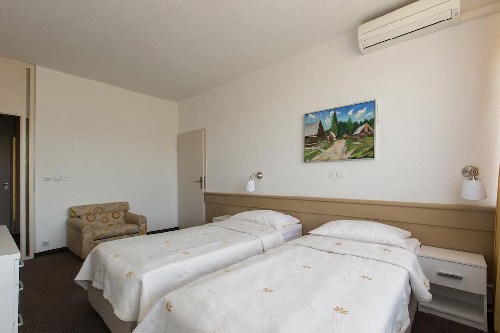 Hotel Krim Μπλεντ Εξωτερικό φωτογραφία