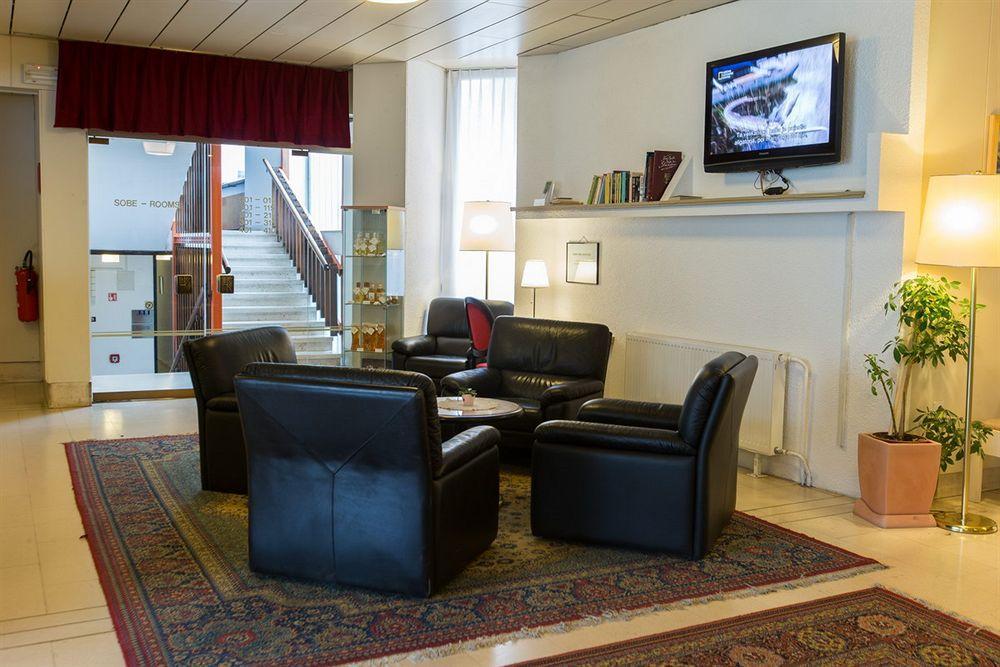 Hotel Krim Μπλεντ Εξωτερικό φωτογραφία