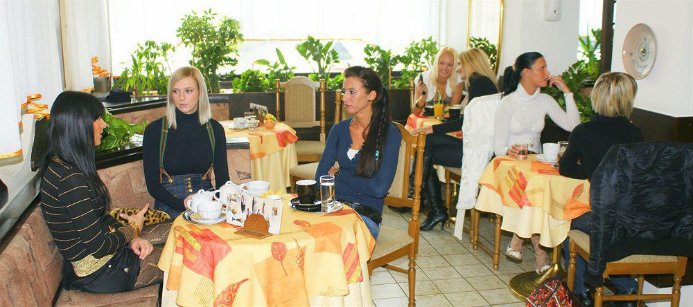 Hotel Krim Μπλεντ Εξωτερικό φωτογραφία